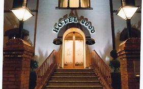 Hotel 2000